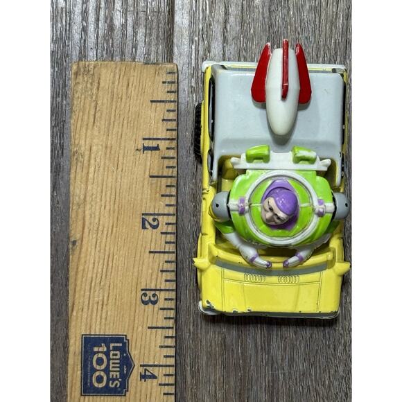 Disney Toy Story Buzz Lightyear in Diecast Pizza Planet Truck Metal Car - Picture 9 of 9